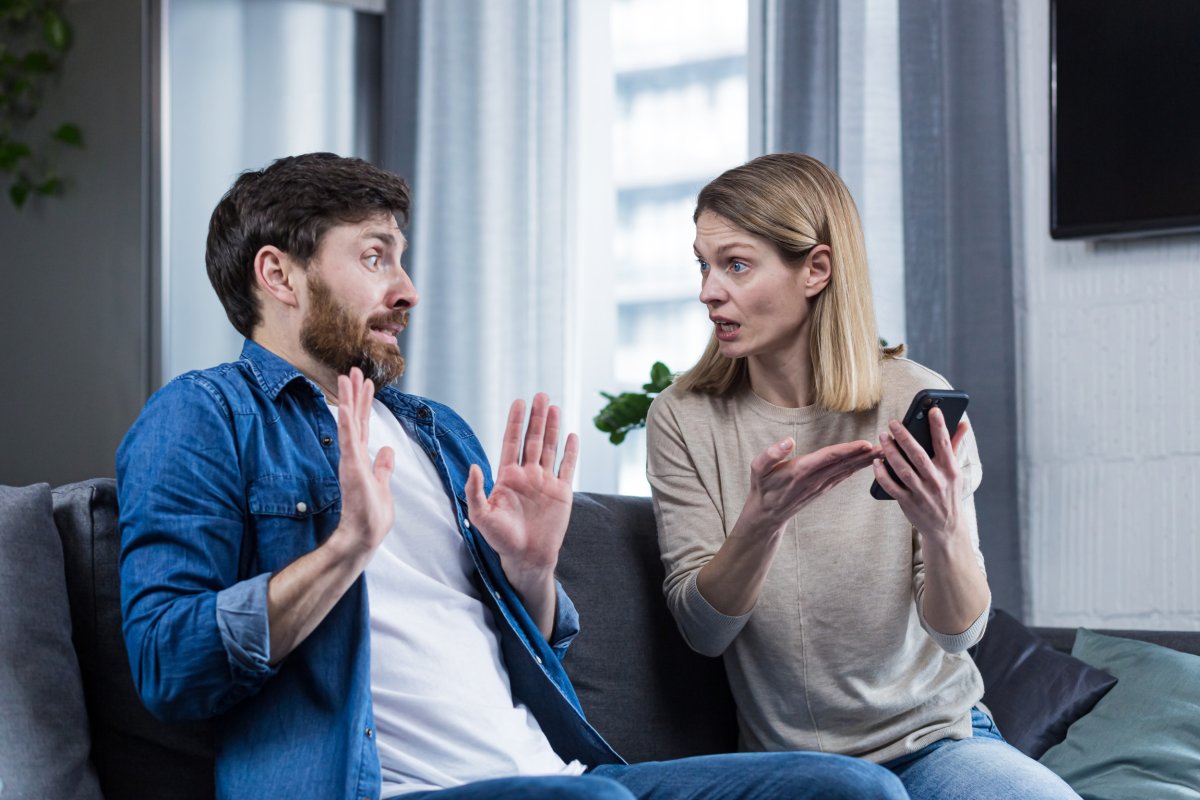 10 Subtle Signs Your Husband Isn’t in Love With You Anymore